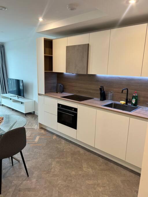 Stunning One Bedroom Apartment 런던 외부 사진